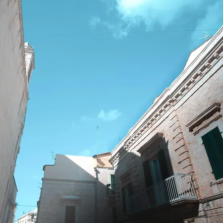 Il Vicolo - *
