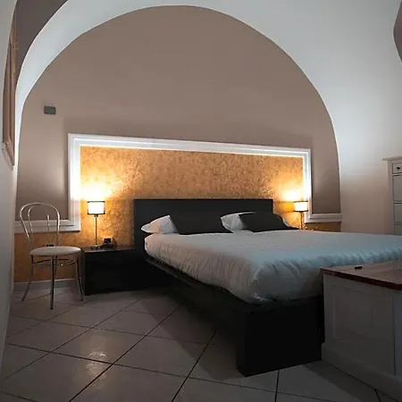 Nocleg ze śniadaniem Il Vicolo - 4*